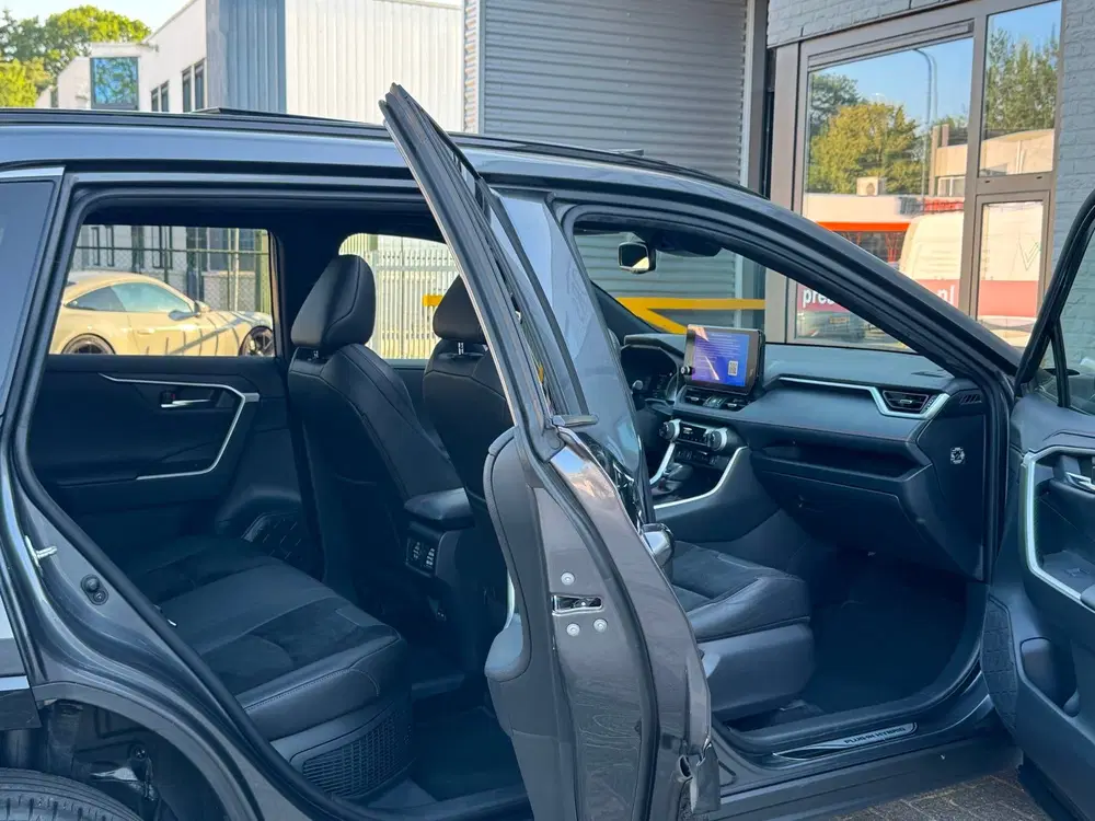Toyota RAV 4 2.5 Plug-in Hybrid AWD 306PK PANO uit 2024, foto 12