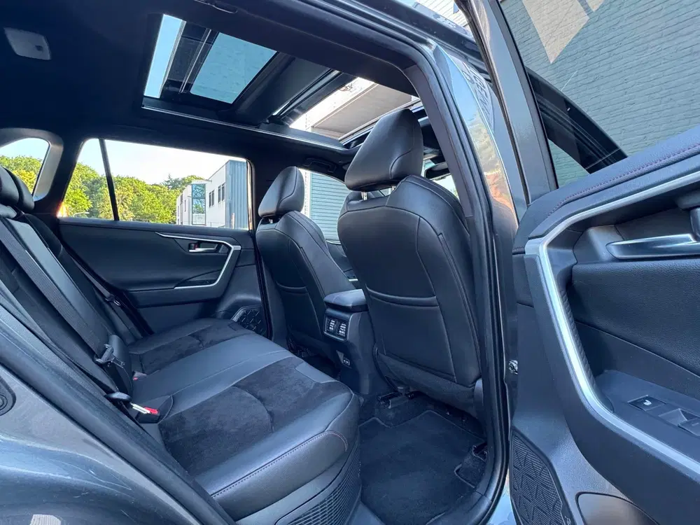 Toyota RAV 4 2.5 Plug-in Hybrid AWD 306PK PANO uit 2024, foto 19