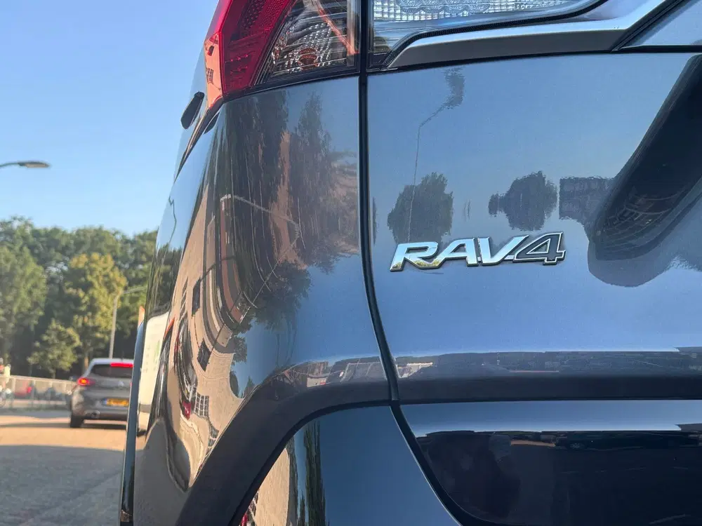 Toyota RAV 4 2.5 Plug-in Hybrid AWD 306PK PANO uit 2024, foto 8