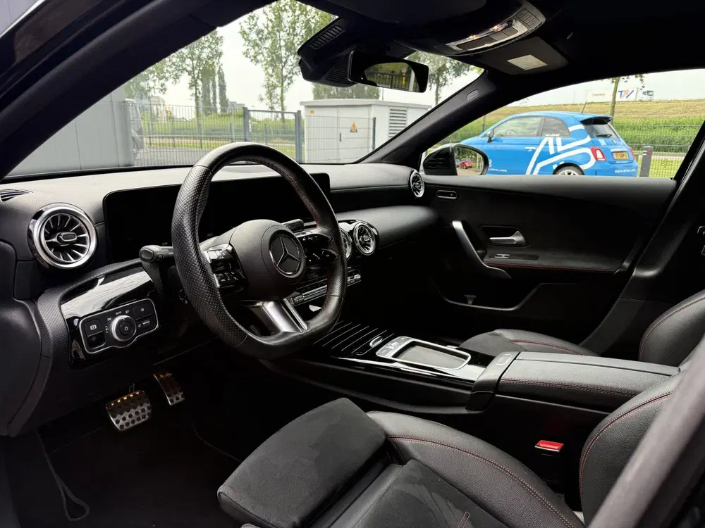 Mercedes-Benz A-Klasse 200 AMG Line (bj 2023 uit 2023, foto 12
