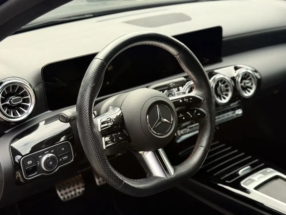 Mercedes-Benz A-Klasse 200 AMG Line (bj 2023 uit 2023, foto 13