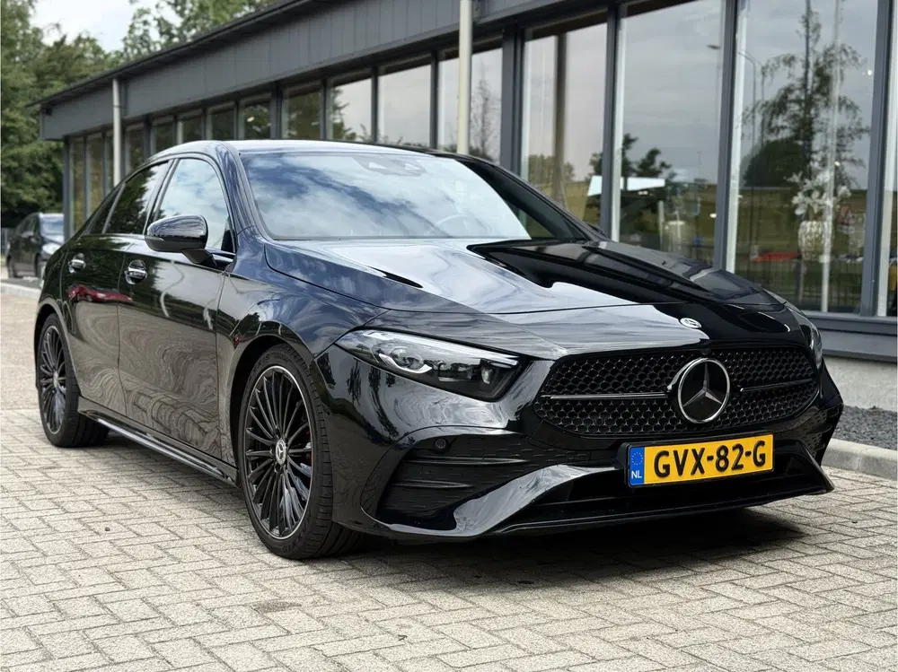 Mercedes-Benz A-Klasse 200 AMG Line (bj 2023 uit 2023, foto 5
