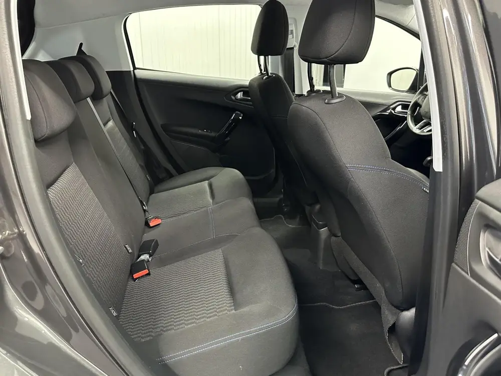 Peugeot 208 1.2 PureTech Active NAVI CRUISE CARPLAY AIRCO 5 uit 2019, foto 13