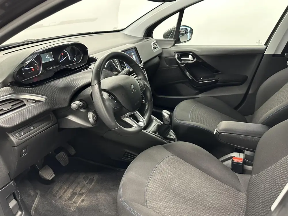 Peugeot 208 1.2 PureTech Active NAVI CRUISE CARPLAY AIRCO 5 uit 2019, foto 14