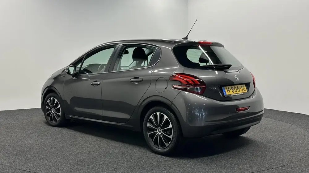 Peugeot 208 1.2 PureTech Active NAVI CRUISE CARPLAY AIRCO 5 uit 2019, foto 4