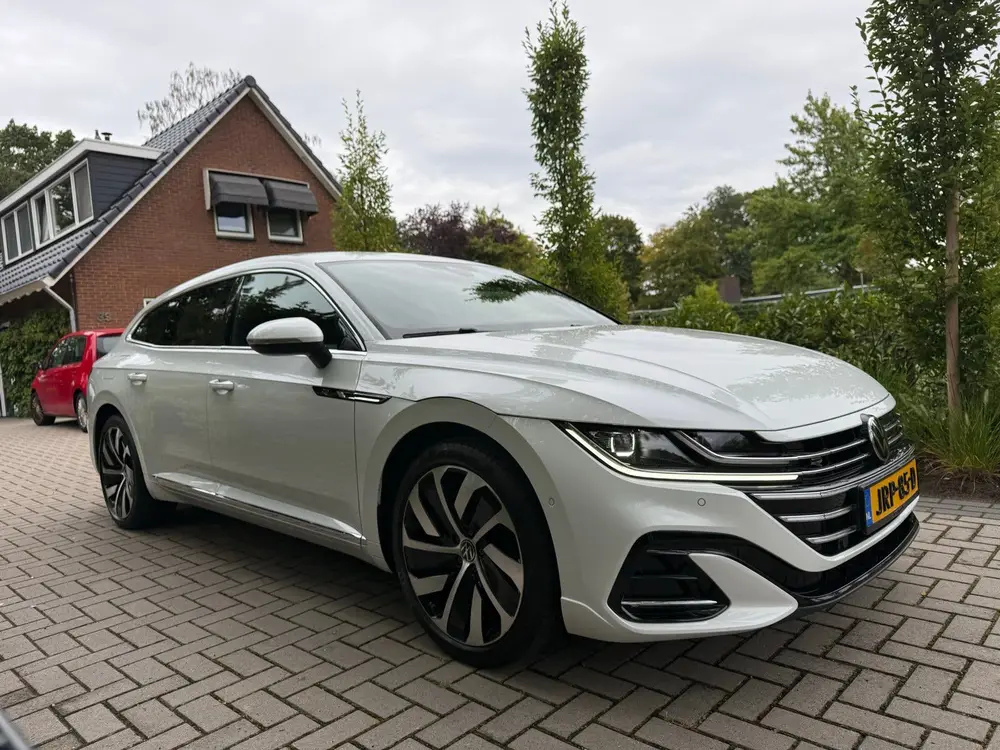 Volkswagen Arteon Shooting Brake Arteon R design Ehybrid 218pk uit 2022, foto 3