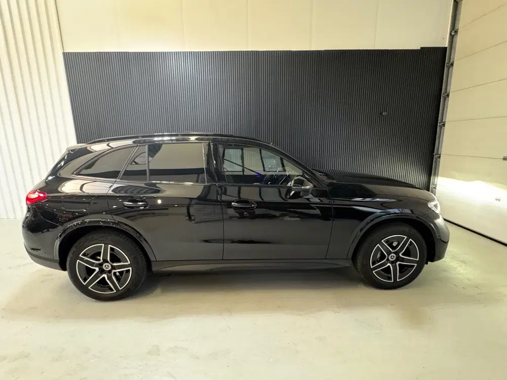 Mercedes-Benz GLC 300e 4MATIC AMG Line Pano 360 uit 2024, foto 3