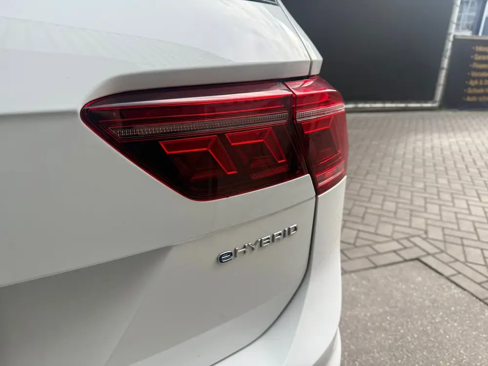 Volkswagen Tiguan 1.4 TSI eHybrid R-Line Pano 360 Leder Carp uit 2022, foto 6
