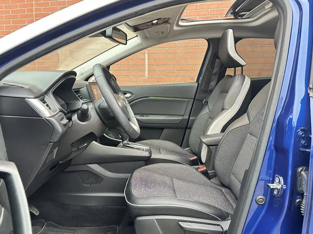 Renault Captur 1.6 E-Tech Hybride 145 Intens Panorama Sch uit 2022, foto 3