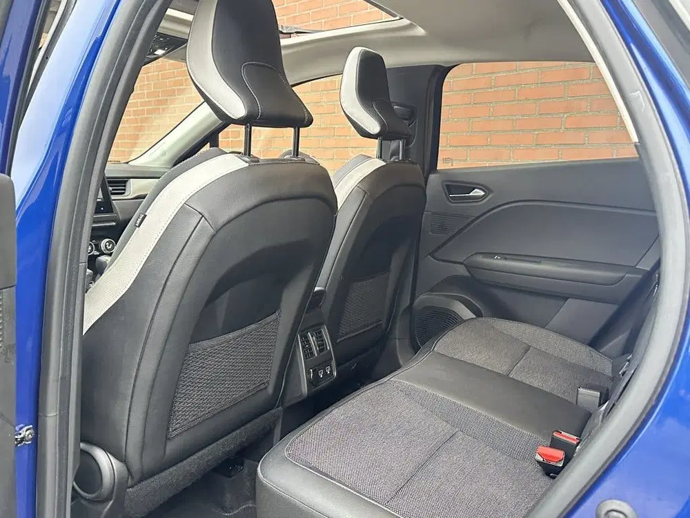 Renault Captur 1.6 E-Tech Hybride 145 Intens Panorama Sch uit 2022, foto 5