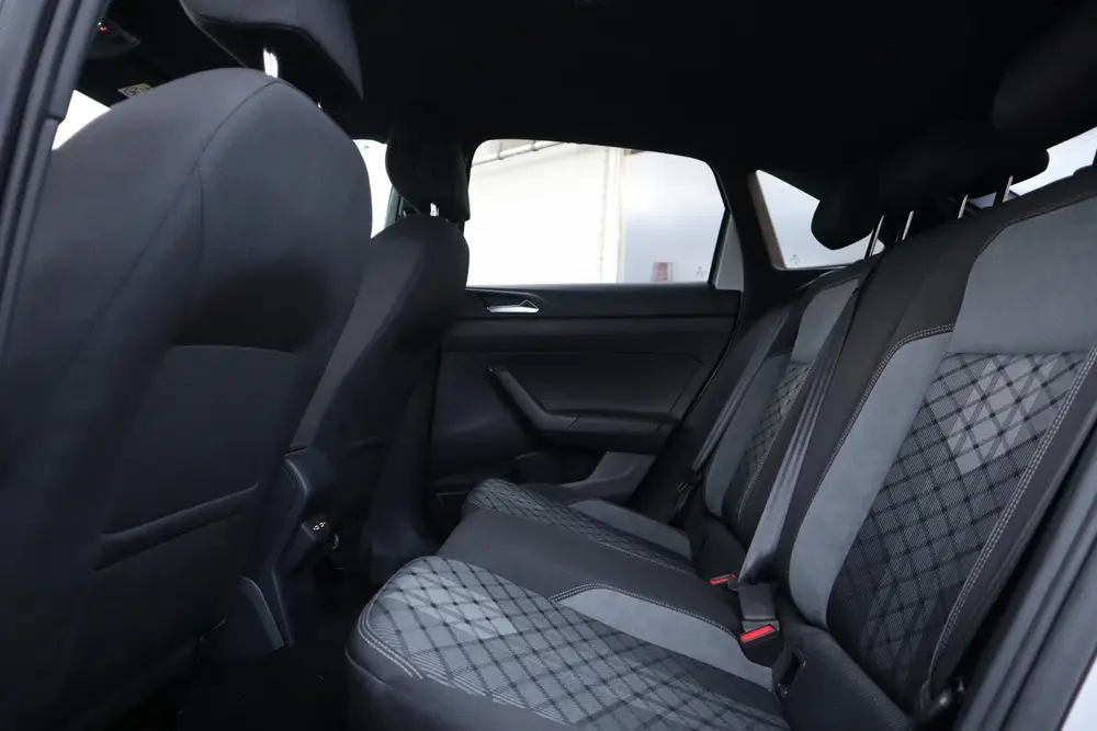 Volkswagen Taigo 1.0 TSI R-LINE CAMERA|ADAPTIVE CRUISE|APPLE uit 2025, foto 6