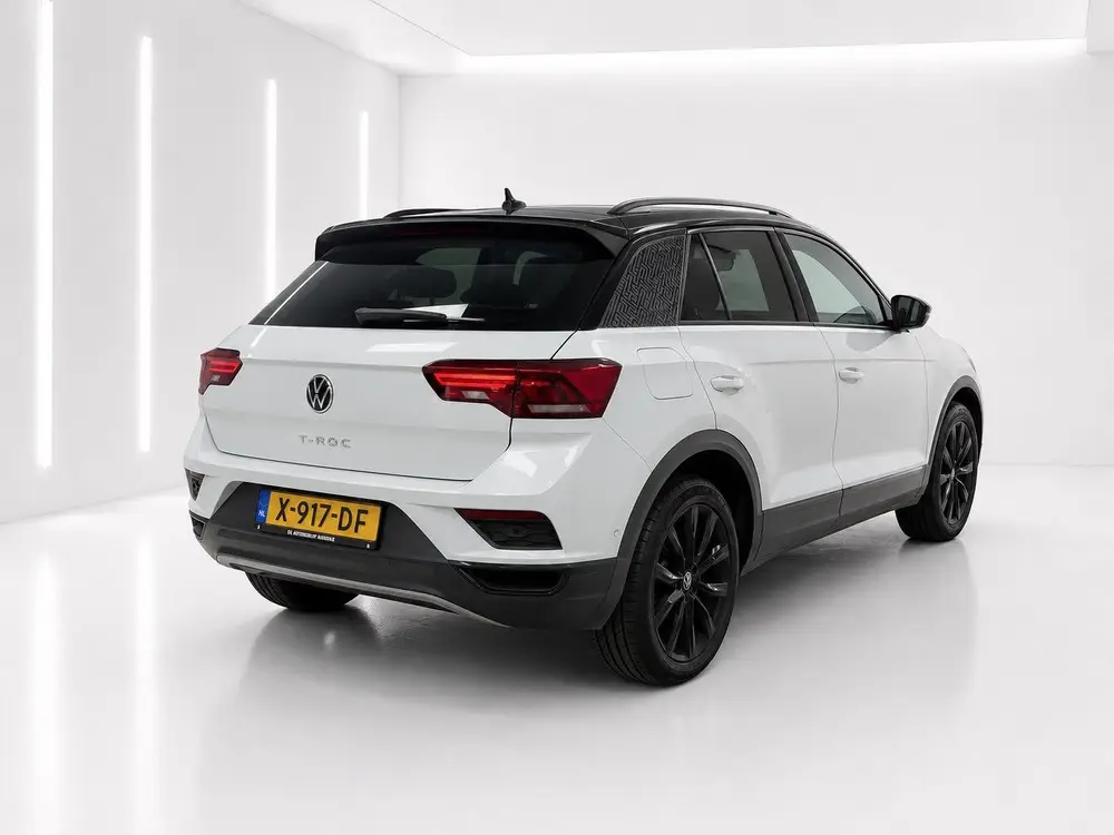 Volkswagen T-Roc 1.5 TSI 150PK Pano/ACC/Camera/Park Assist uit 2021, foto 2