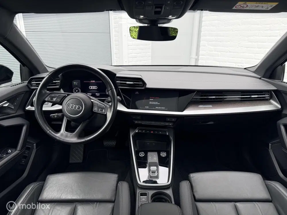 Audi A3 45 TFSI e S edition Competition Pano Leer uit 2021, foto 16