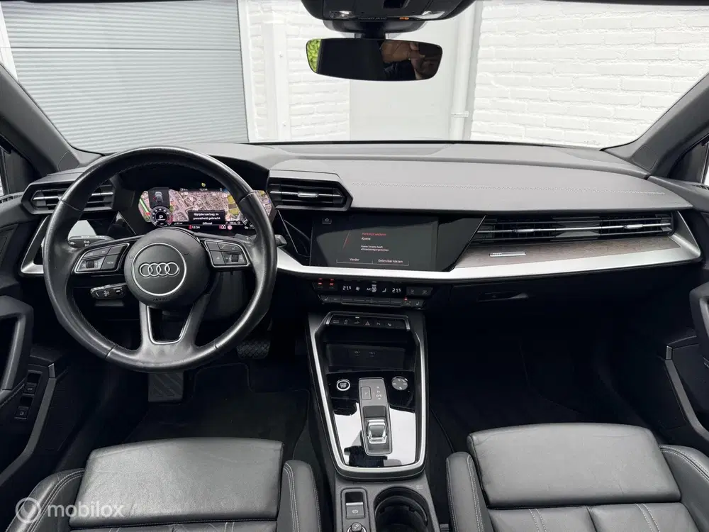 Audi A3 45 TFSI e S edition Competition Pano Leer uit 2021, foto 18