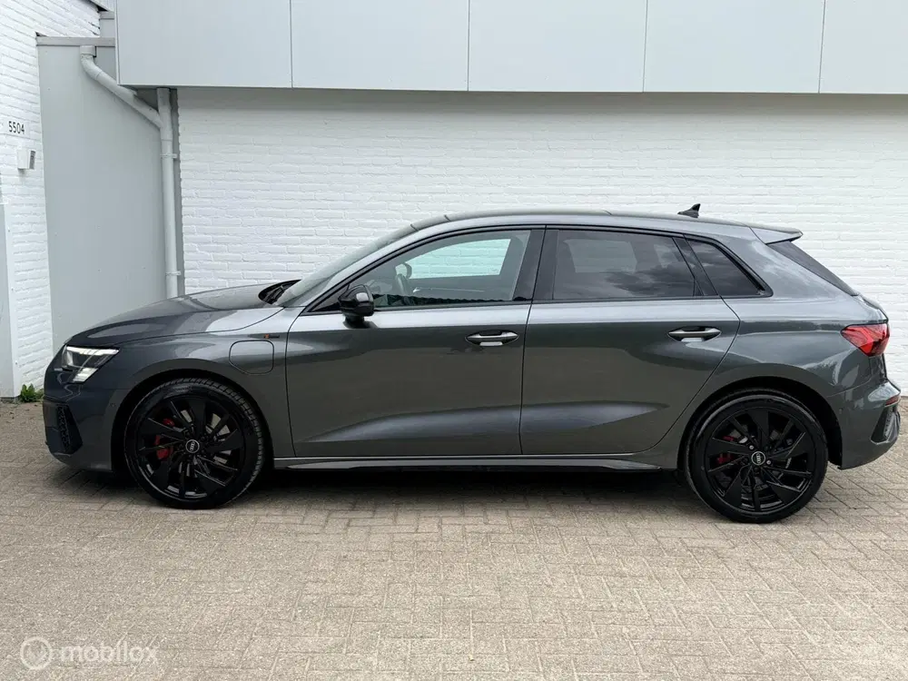 Audi A3 45 TFSI e S edition Competition Pano Leer uit 2021, foto 5