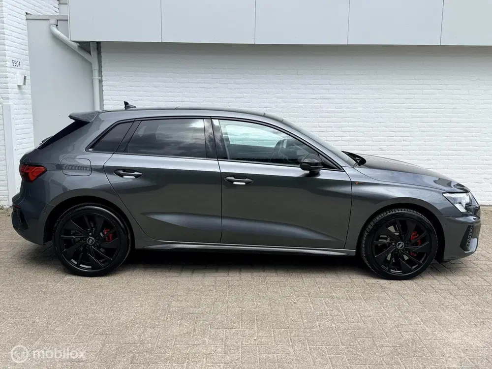 Audi A3 45 TFSI e S edition Competition Pano Leer uit 2021, foto 6