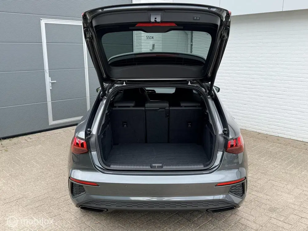 Audi A3 45 TFSI e S edition Competition Pano Leer uit 2021, foto 9