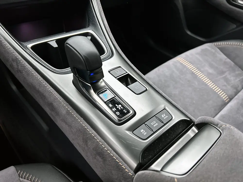 Lexus LBX Cool 2WD uit 2025, foto 11
