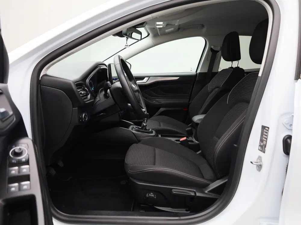 Ford Focus 1.0 EcoBoost Hybrid Titanium uit 2023, foto 11