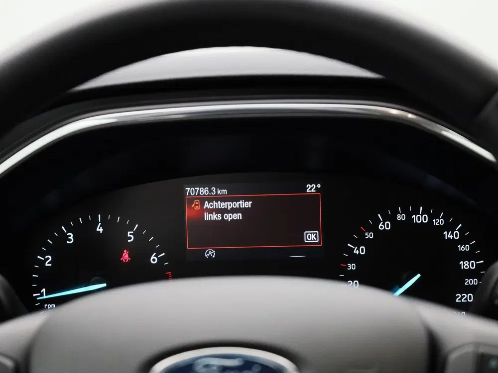 Ford Focus 1.0 EcoBoost Hybrid Titanium uit 2023, foto 8