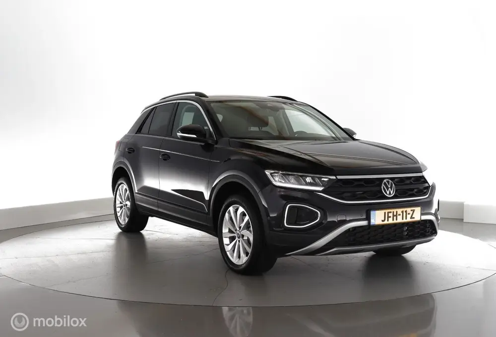Volkswagen T-Roc 1.5 TSI 150pk Automaat Business led|nav|cam uit 2025, foto 2