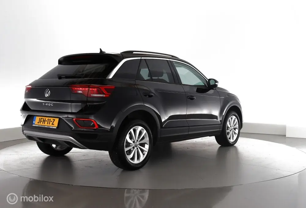 Volkswagen T-Roc 1.5 TSI 150pk Automaat Business led|nav|cam uit 2025, foto 4