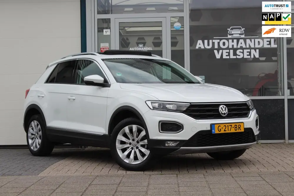 Volkswagen T-Roc 1.5 TSI Sport Automaat Pano uit 2019