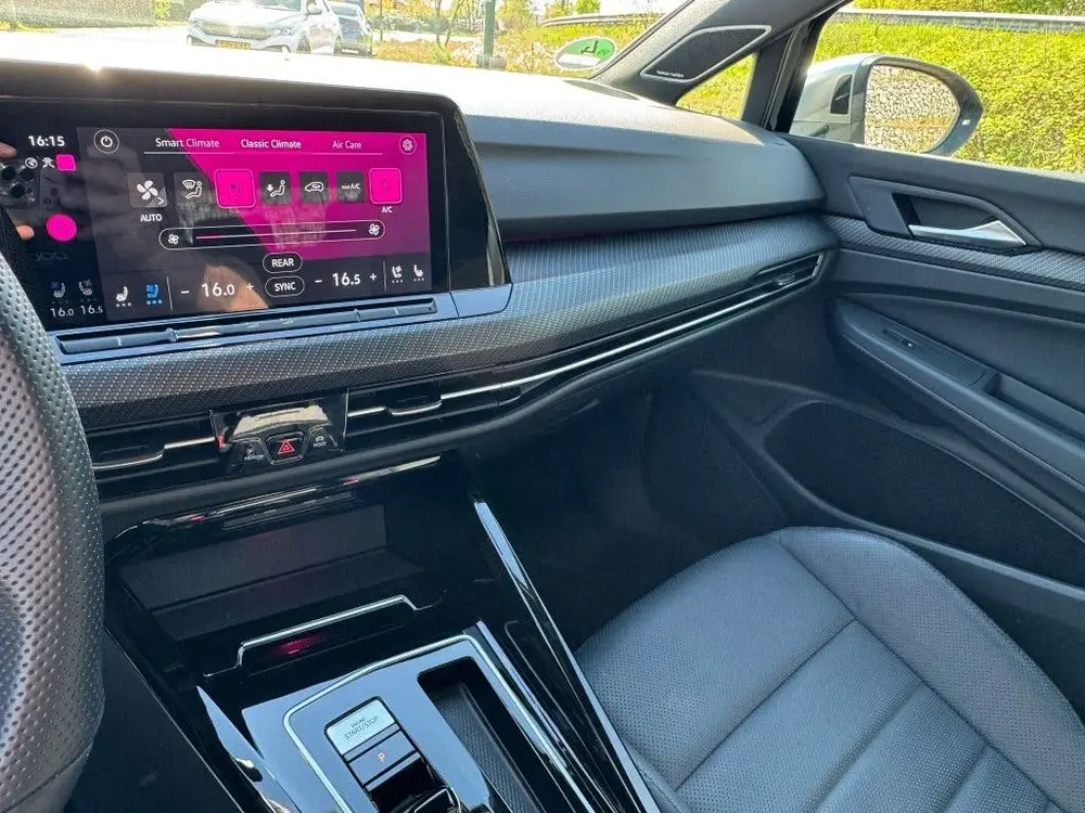 Volkswagen Golf Golf VIII 2.0 TSI R 4Motion (EURO uit 2023, foto 17