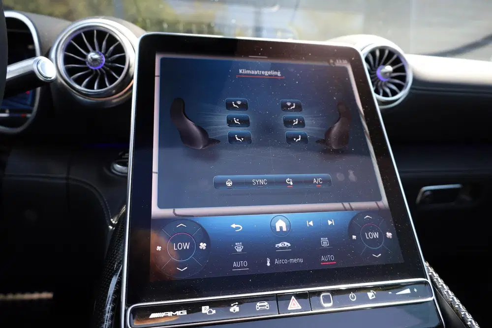 Mercedes-Benz SL AMG 63 4MATIC+ uit 2023, foto 19