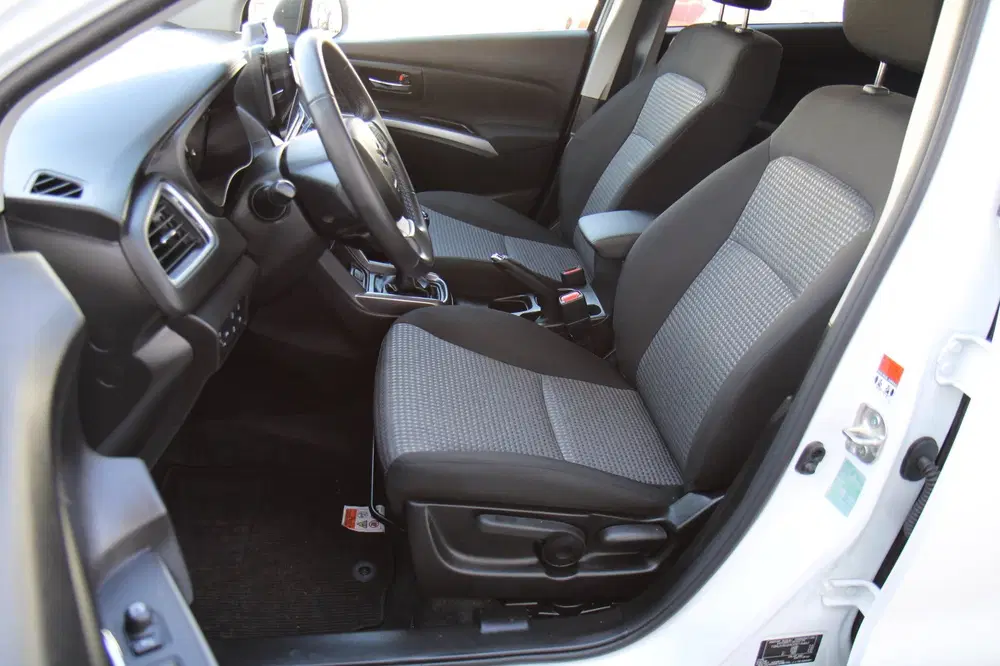 Suzuki S-Cross 1.4 Boosterjet Smart Hybrid Carplay BTW uit 2025, foto 8