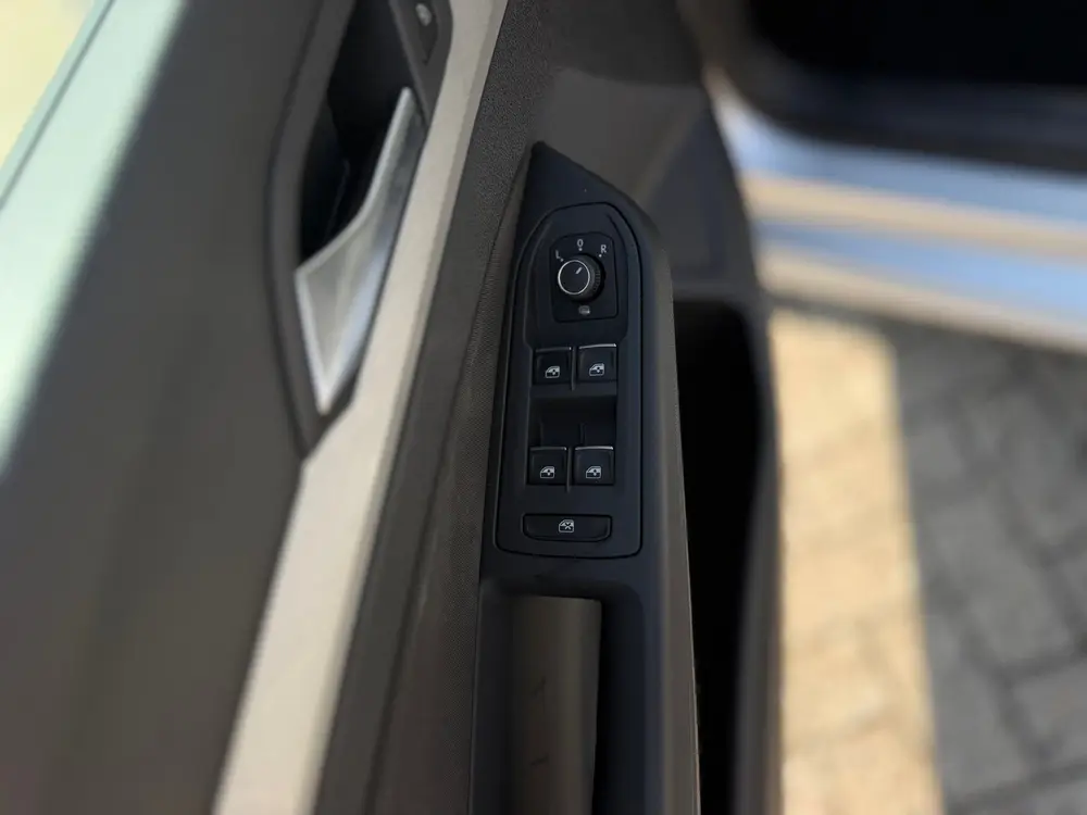 Volkswagen Golf 1.0 eTSI Life Automaat / NL-Auto / Virtual C uit 2021, foto 11