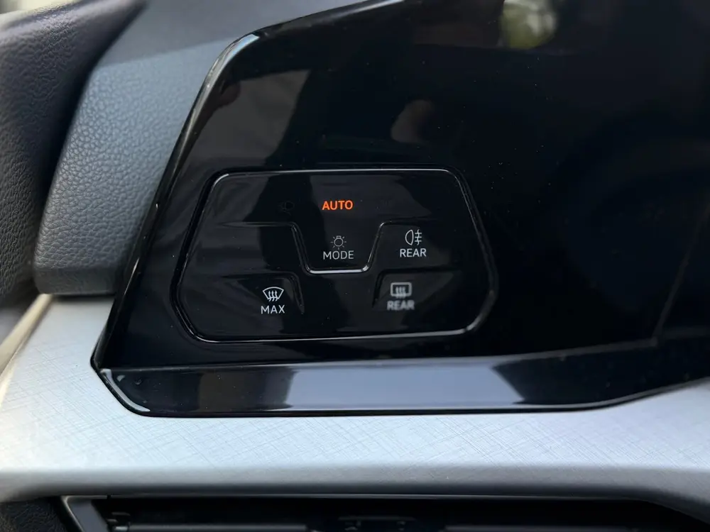 Volkswagen Golf 1.0 eTSI Life Automaat / NL-Auto / Virtual C uit 2021, foto 12