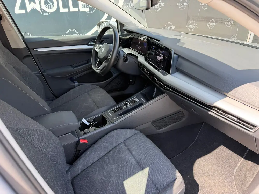 Volkswagen Golf 1.0 eTSI Life Automaat / NL-Auto / Virtual C uit 2021, foto 14