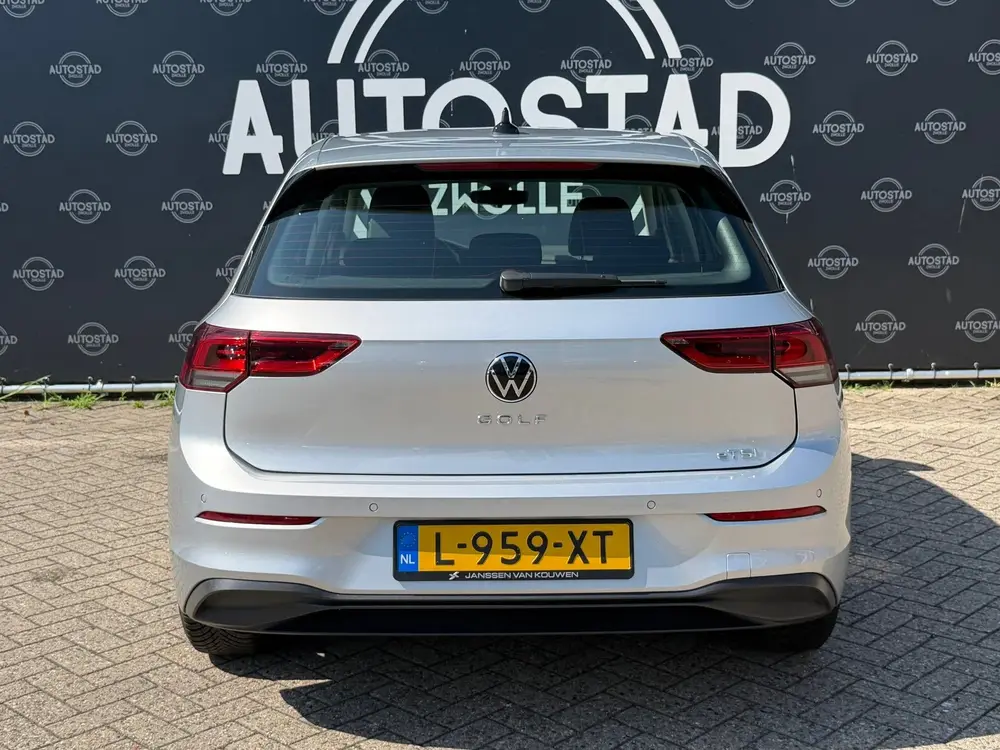 Volkswagen Golf 1.0 eTSI Life Automaat / NL-Auto / Virtual C uit 2021, foto 4