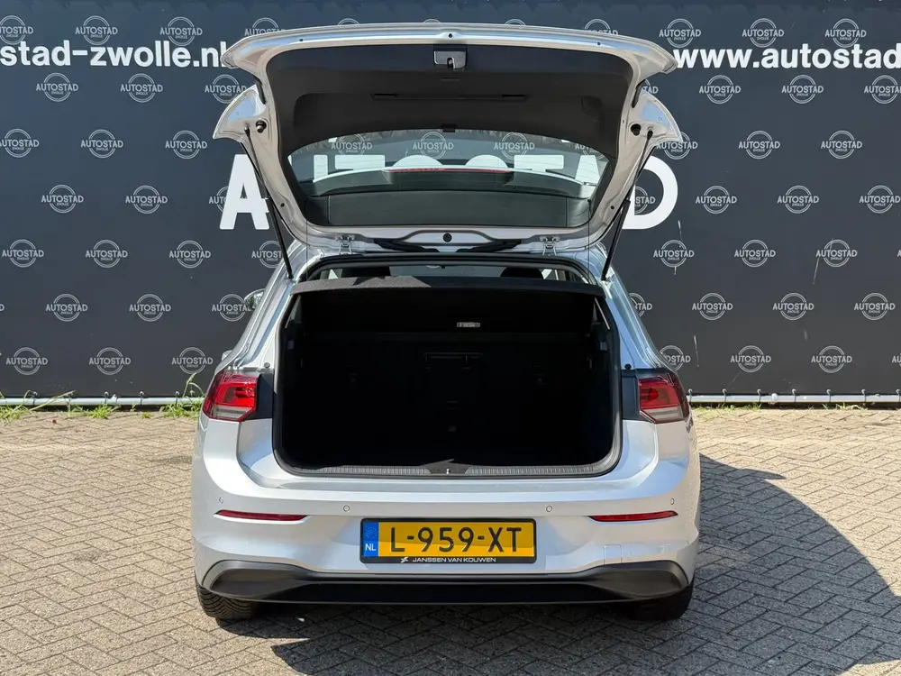 Volkswagen Golf 1.0 eTSI Life Automaat / NL-Auto / Virtual C uit 2021, foto 5