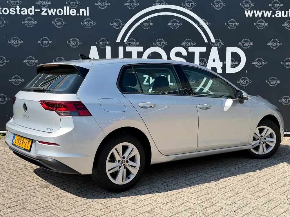 Volkswagen Golf 1.0 eTSI Life Automaat / NL-Auto / Virtual C uit 2021, foto 6