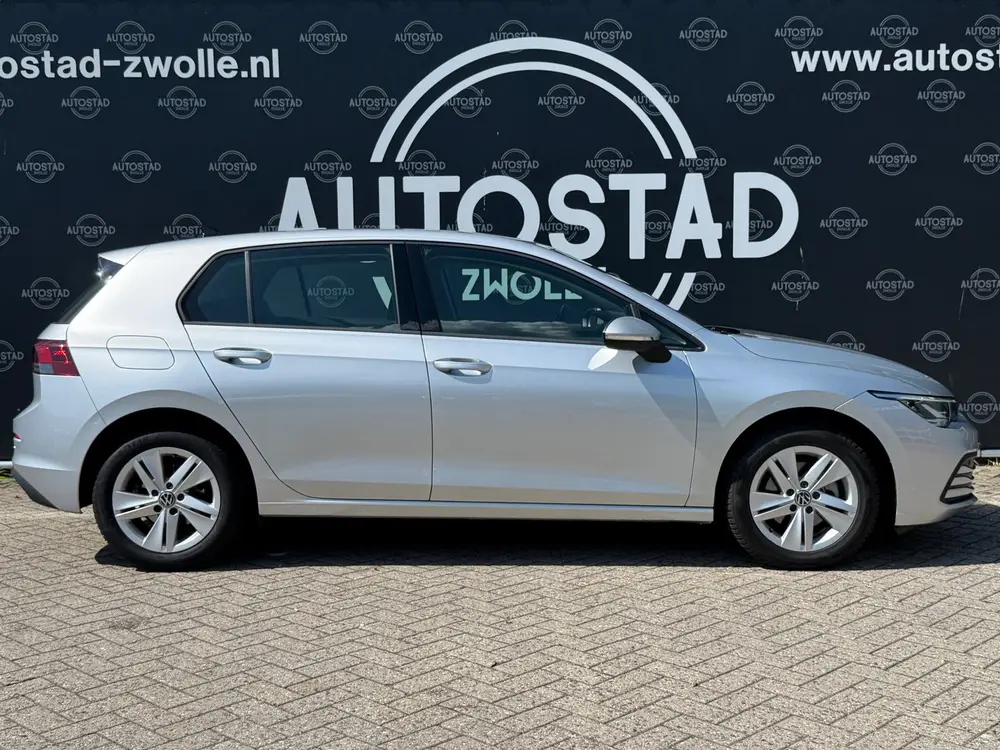 Volkswagen Golf 1.0 eTSI Life Automaat / NL-Auto / Virtual C uit 2021, foto 7