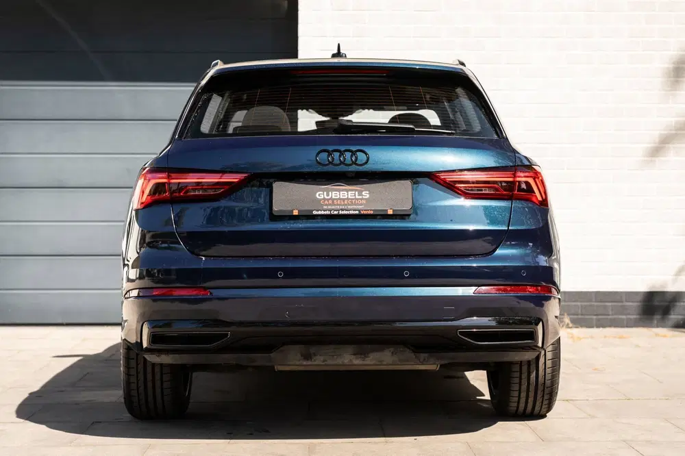 Audi Q3 35 TFSI S-line Black Optic uit 2019, foto 11