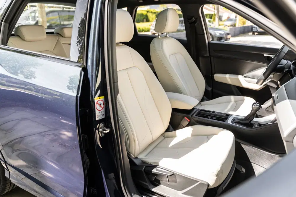 Audi Q3 35 TFSI S-line Black Optic uit 2019, foto 13