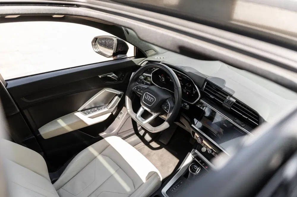 Audi Q3 35 TFSI S-line Black Optic uit 2019, foto 14