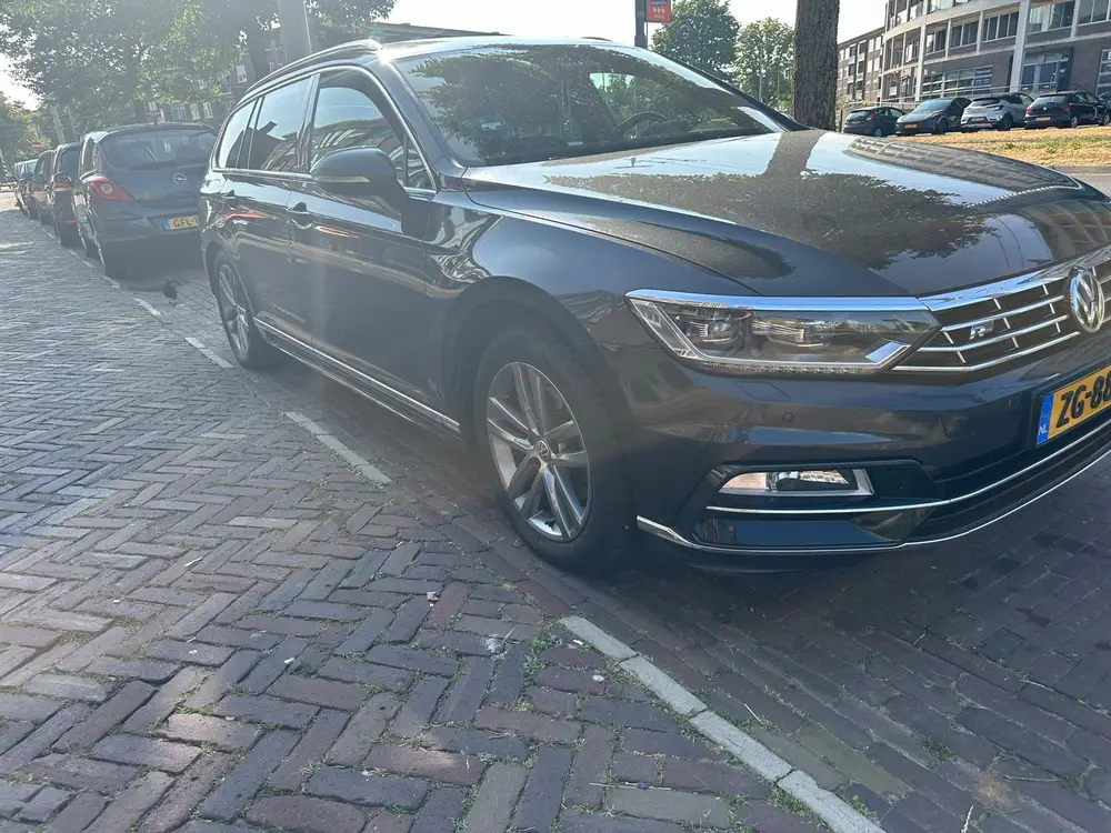 Volkswagen Passat Variant Passat 1.5 TSI 150pk ACT 7-DSG 2019 Grijs uit 2019, foto 2