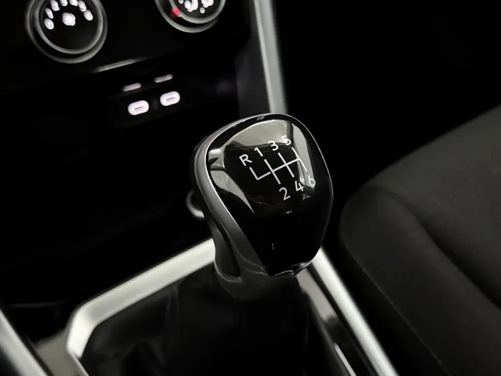 Volkswagen T-Roc 1.0 TSI Life Apple carplay, Parkeersensoren uit 2022, foto 14