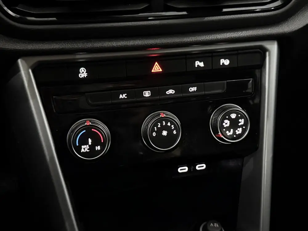 Volkswagen T-Roc 1.0 TSI Life Apple carplay, Parkeersensoren uit 2022, foto 15