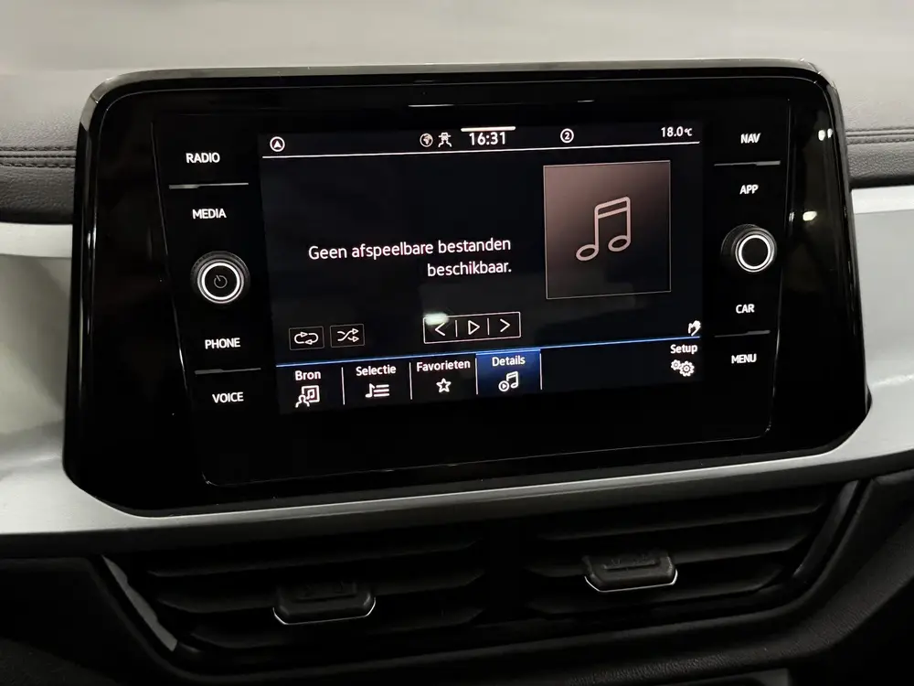 Volkswagen T-Roc 1.0 TSI Life Apple carplay, Parkeersensoren uit 2022, foto 20