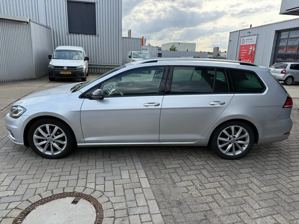 Volkswagen Golf Variant 1.0 TSI BlueMotion Technology uit 2019, foto 2