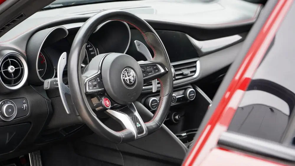 Alfa Romeo Giulia 2.9 V6 Quadrifoglio uit 2020, foto 12