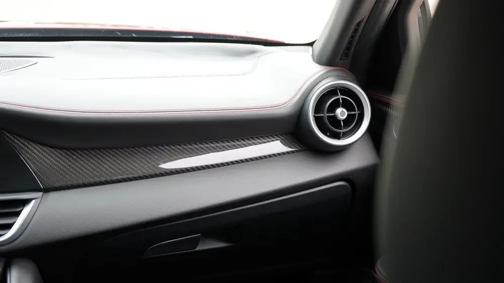 Alfa Romeo Giulia 2.9 V6 Quadrifoglio uit 2020, foto 18