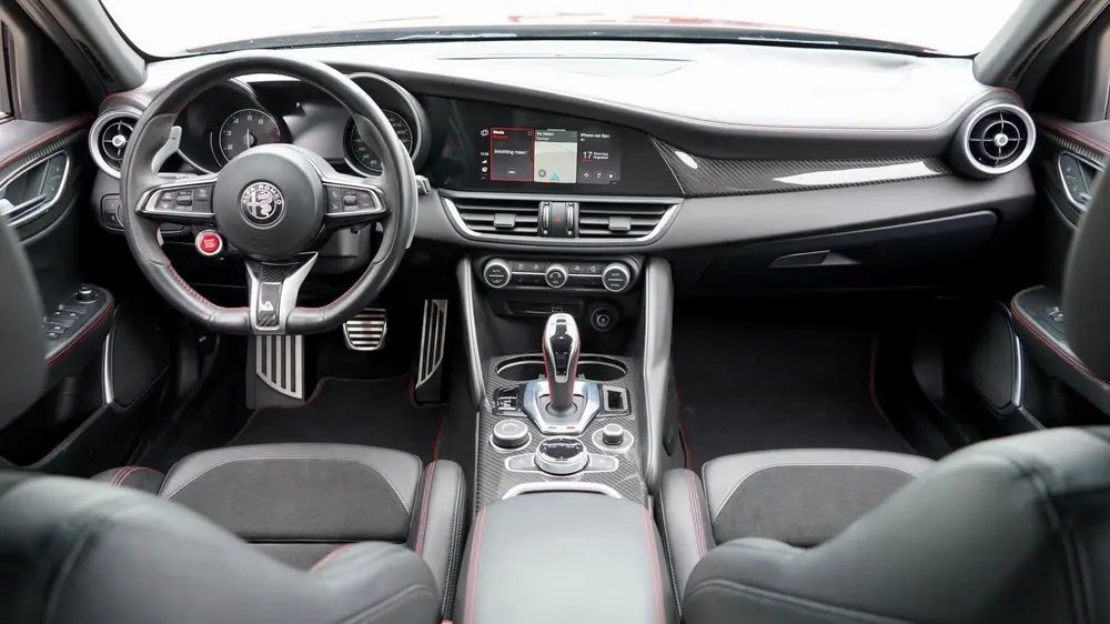 Alfa Romeo Giulia 2.9 V6 Quadrifoglio uit 2020, foto 19