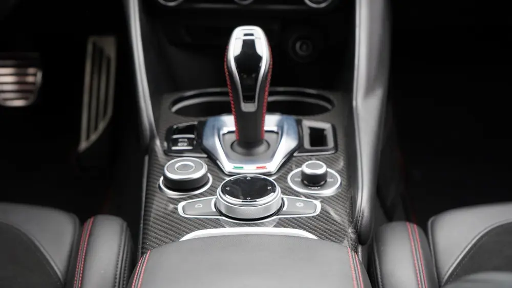 Alfa Romeo Giulia 2.9 V6 Quadrifoglio uit 2020, foto 7