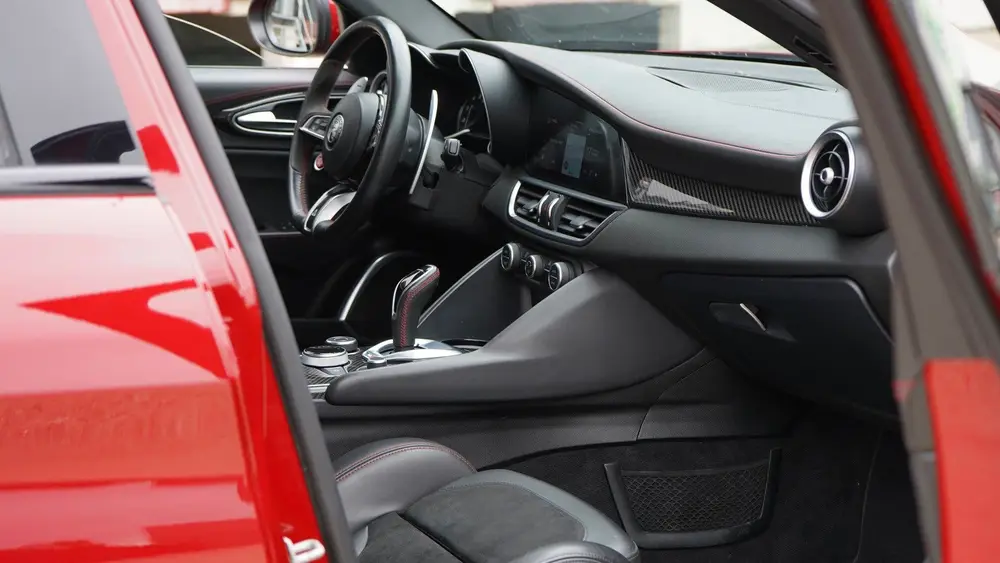 Alfa Romeo Giulia 2.9 V6 Quadrifoglio uit 2020, foto 9